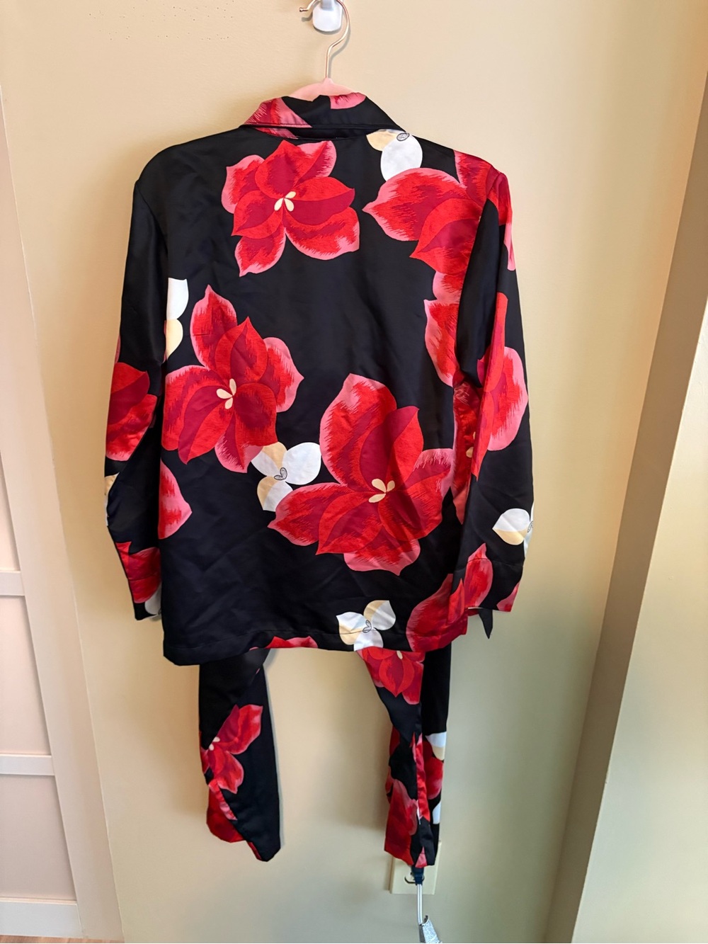 Natori Floral Satin Pajama Set Black Red XS Button Down and Pants - Picture 6 of 9